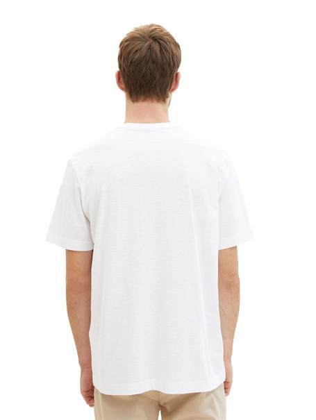 1040821 white