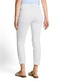 1040963 white