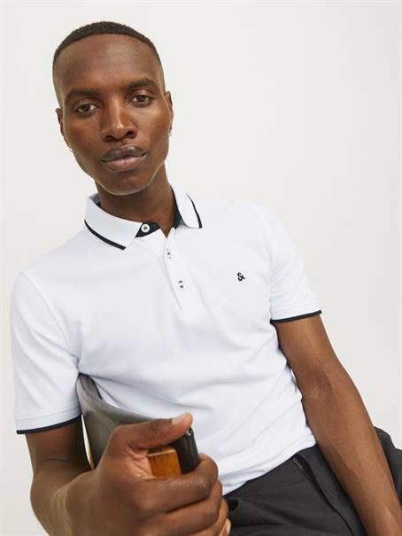 12136668 white-slim fit