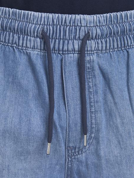12188533 blue denim