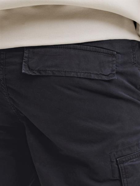 12291369 black