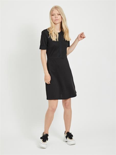 14057952 black