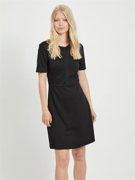 14057952 black