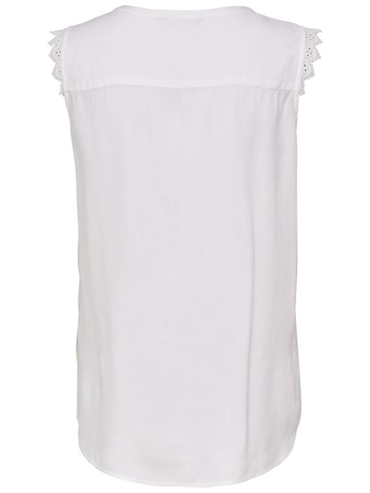 15157656-white