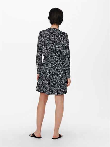 15200543 black