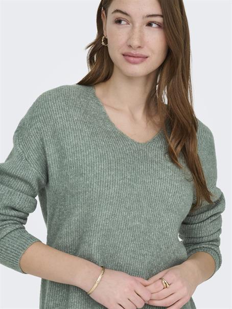 15204588 laurel wreath