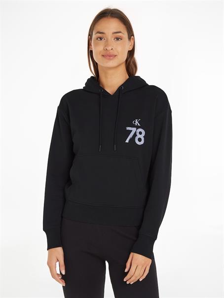 1978 ARTWORK OVERSIZED HOODIE ck black