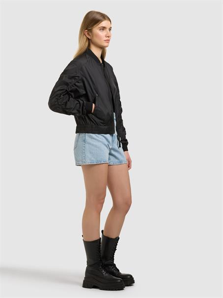 200 black