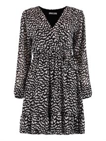 2021 black leo