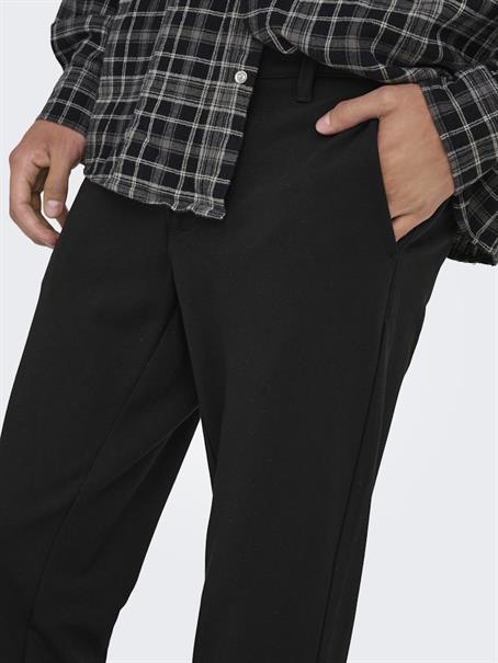 22010209 black