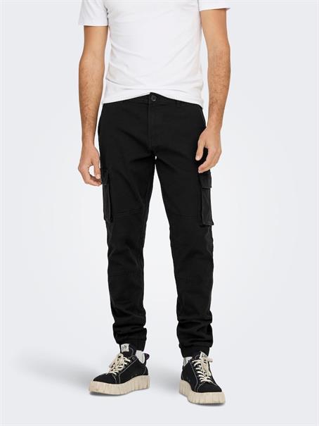 22016687 black