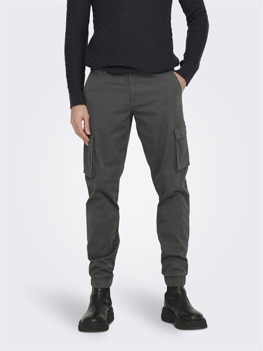22016687-grey-pinstripe