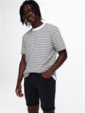 22018581 black denim