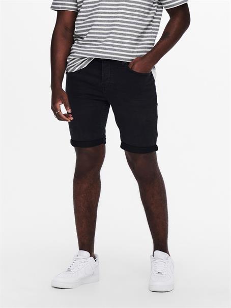 22018581 black denim