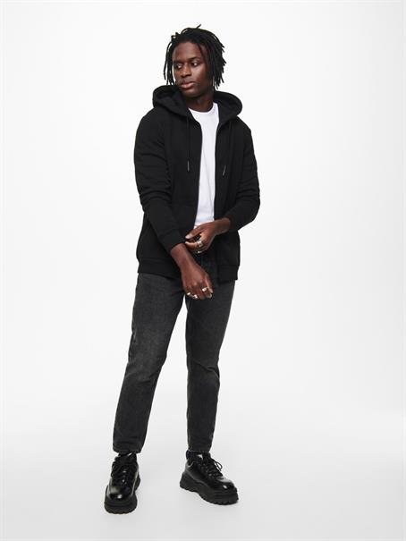 22018684 black
