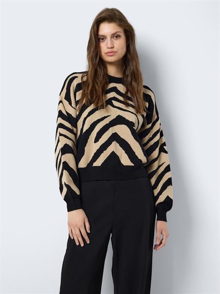 27028159 black