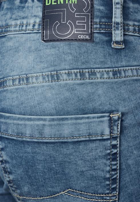 3-4-jeans-light-blue-washed