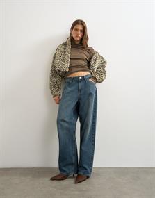 31002023 chocolate brown