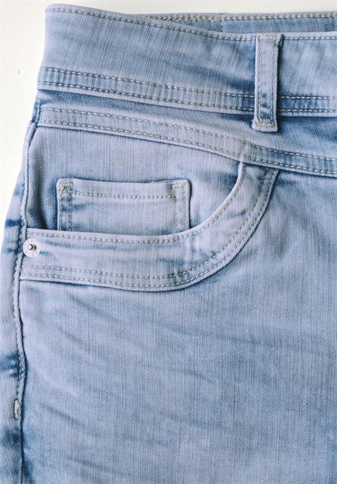 7-8-jeans-im-casual-fit-ultra-bleach-random-washed