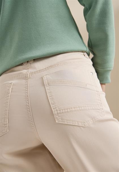 7/8 Mid Waist Slim Leg Hose im Casual Fit grain beige