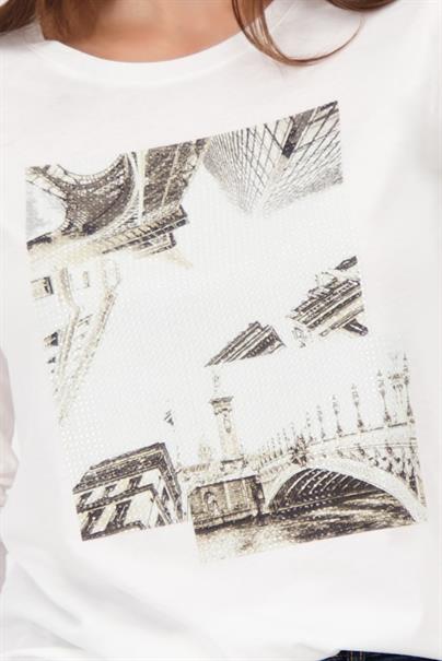 808936 off-white