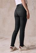 B377908 black