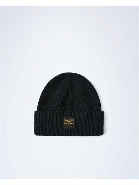 Basic beanie salute
