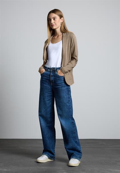 Basic Blazer rich mocha mel.