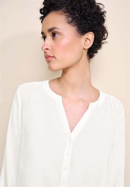 Basic Bluse in Unifarbe off white