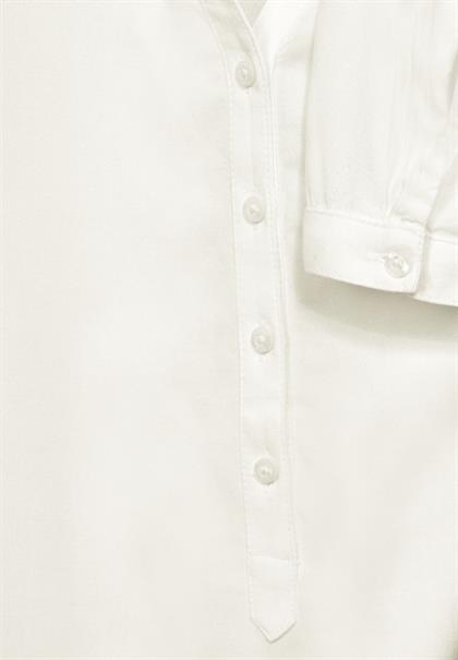 Basic Bluse in Unifarbe off white