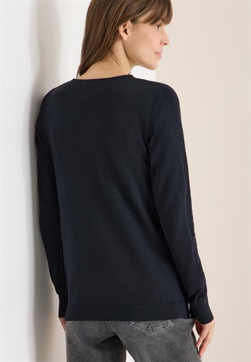 basic-pullover-universal-blue