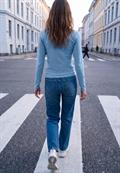 Basic Shirt in Unifarbe mit Rundhals loom blue