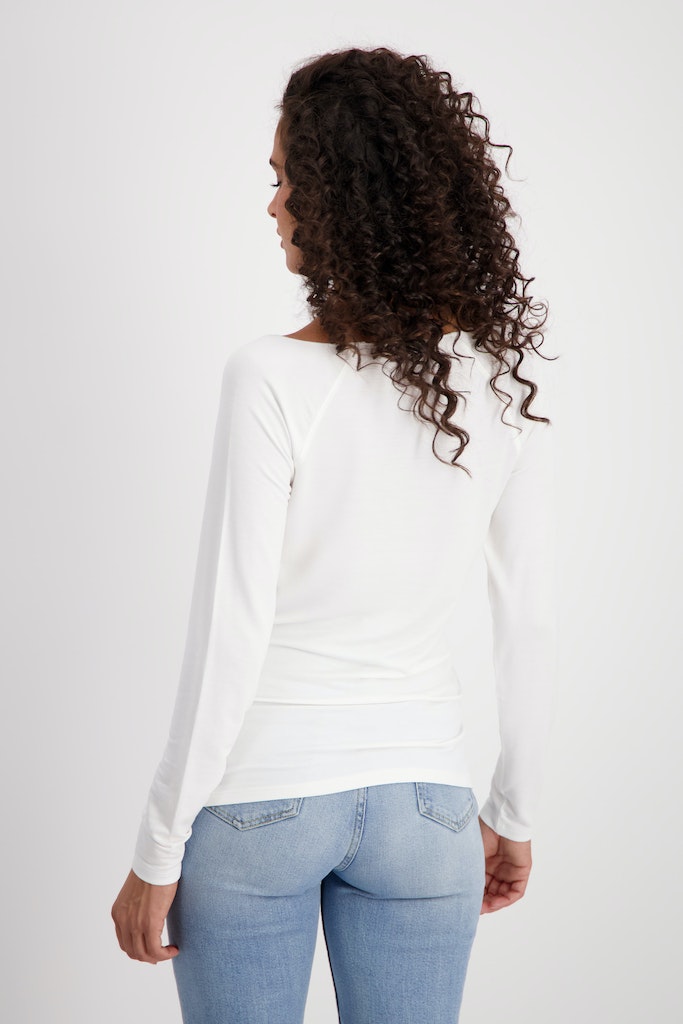 basic-shirt-mit-glanznaht-off-white