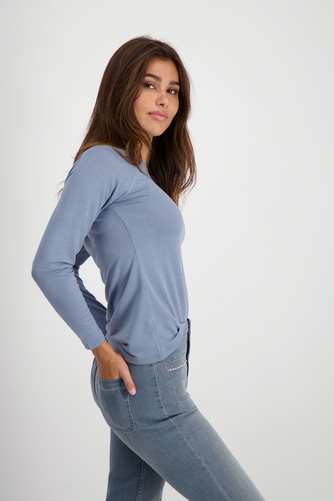 basic-shirt-mit-glanznaht-smokey-blue