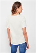Basic T-Shirt in Unifarbe vanilla white