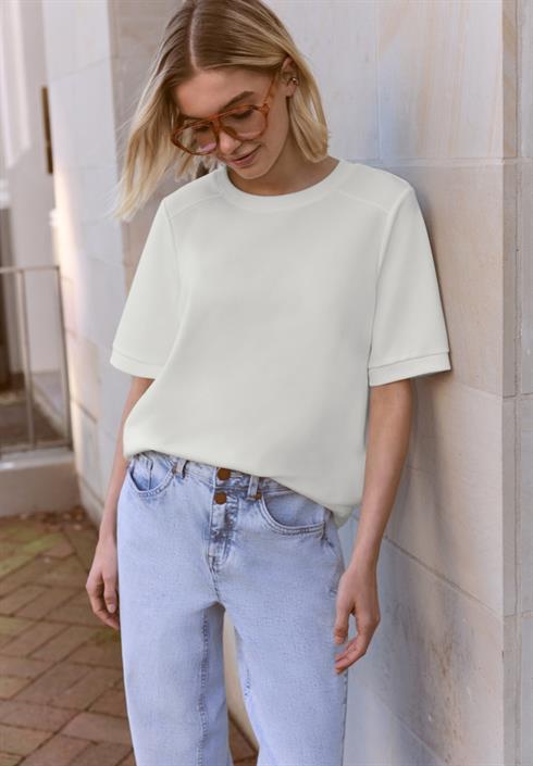 basic-t-shirt-mit-kurzarm-und-rundhals-off-white