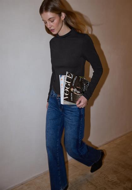 Basic Turtleneck Shirt black