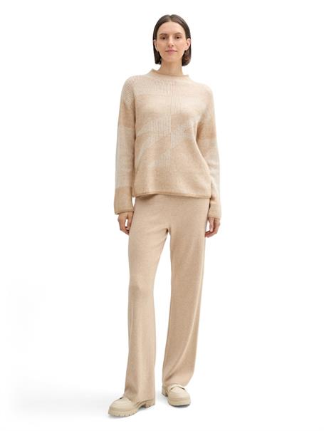 beige plaited structure knit