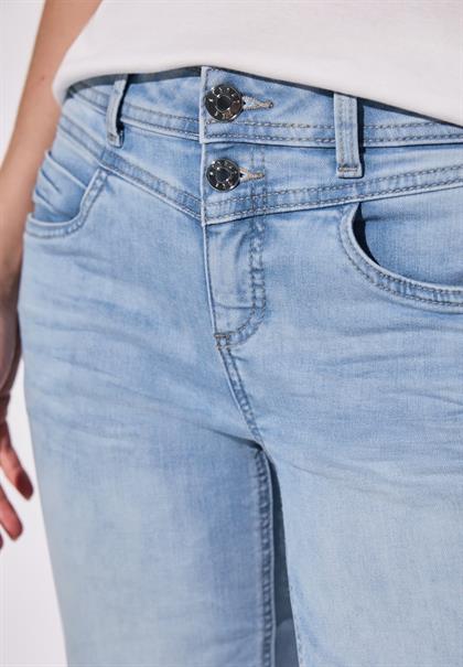 Bermuda Jeans light blue random washed