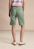 Bermuda Shorts dry salvia green
