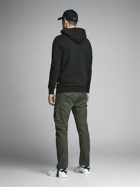 black-reg fit