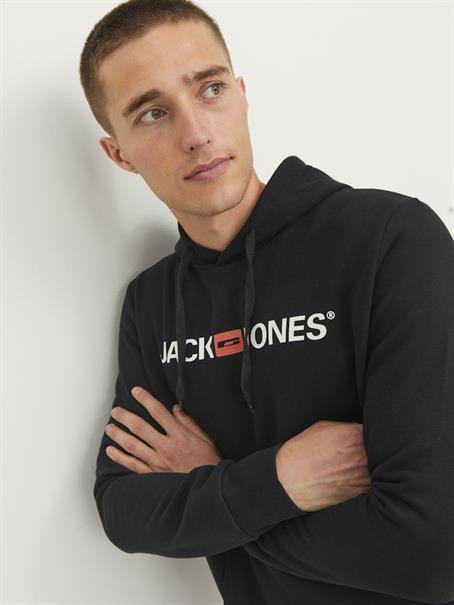 black-reg fit