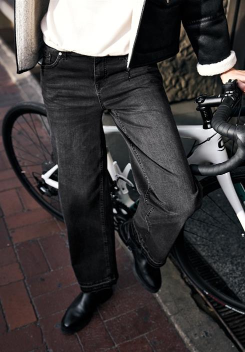 black-soft-wash