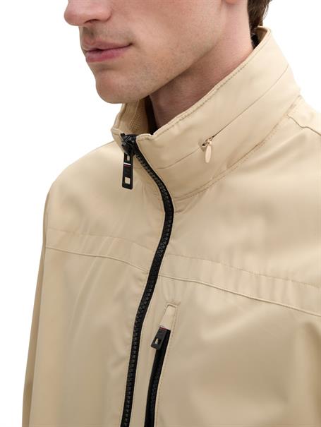 Blouson Jacke mit Kapuze im Stehkragen field rye brown