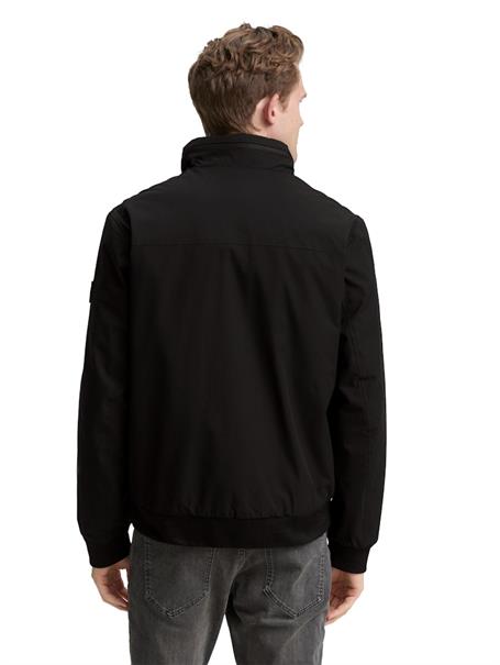 Blouson Jacke mit verstaubarer Kapuze black