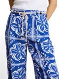 blue flower tile design