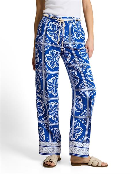 blue flower tile design