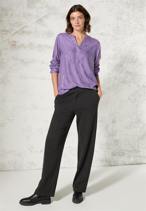 bluse-mit-folienprint-gentle-lilac-melange