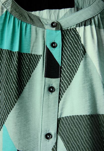 Bluse mit grafischem Muster glaced salvia green