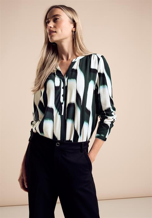 bluse-mit-grafischem-muster-hunter-green